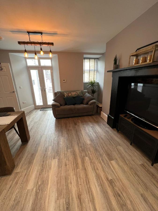 Apartment Two Bed Garden On The