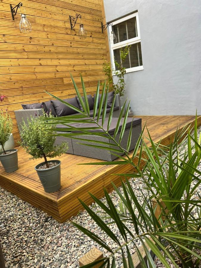 Two Bed Garden On The * Plymouth